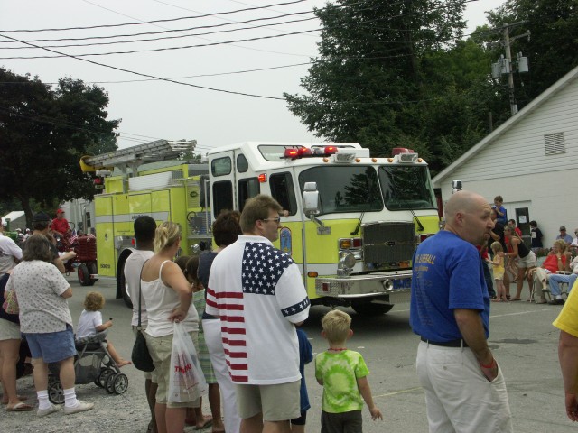 Carroll County - Sykesville Freedom-District Volunteer Fire Department - Engine 124 - participates in parade.