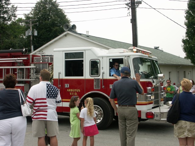Baltimore County - Arbutus Volunteer Fire Department - Engine 351 - participates in parade.